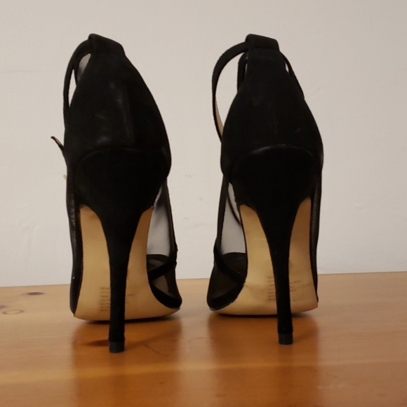 Heels - Picture 3 of 3